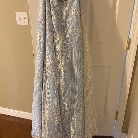 Girls Prom or Semi Dress- Brand New!! Never worn or altered due to COVID. - Picture 4 of 6